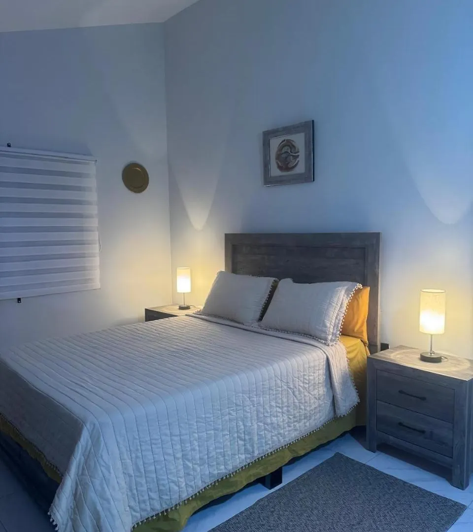 Апартаменты Andre'S Manor Old Harbour